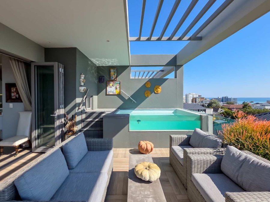 To Let 2 Bedroom Property for Rent in Green Point Western Cape